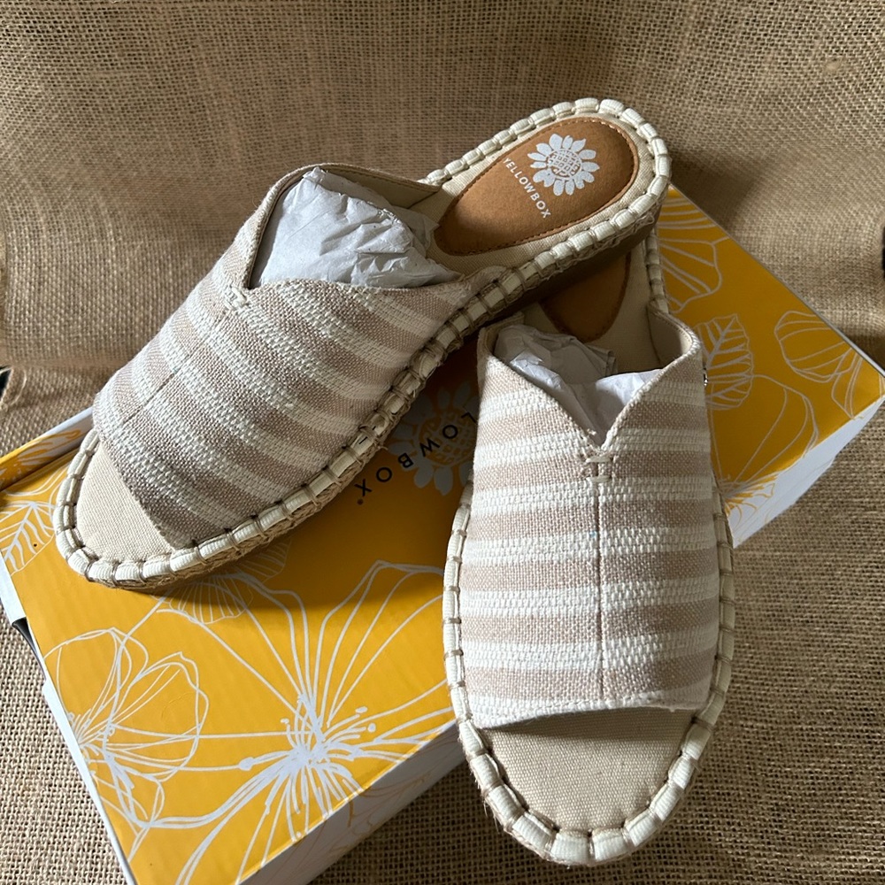 Slip on size 6 Yellowbox Sandals